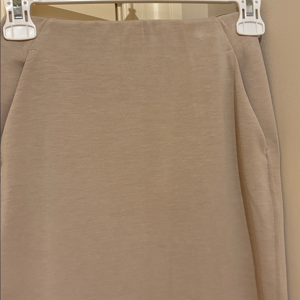 Lululemon size 0 softstreme material skirt, mid length - Picture 4 of 5